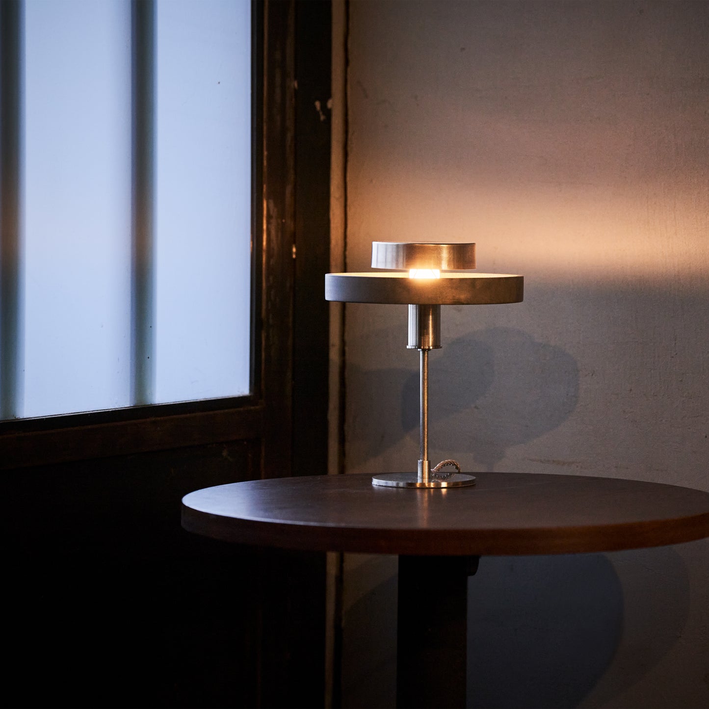 Dish Stand Lamp | 内田悠